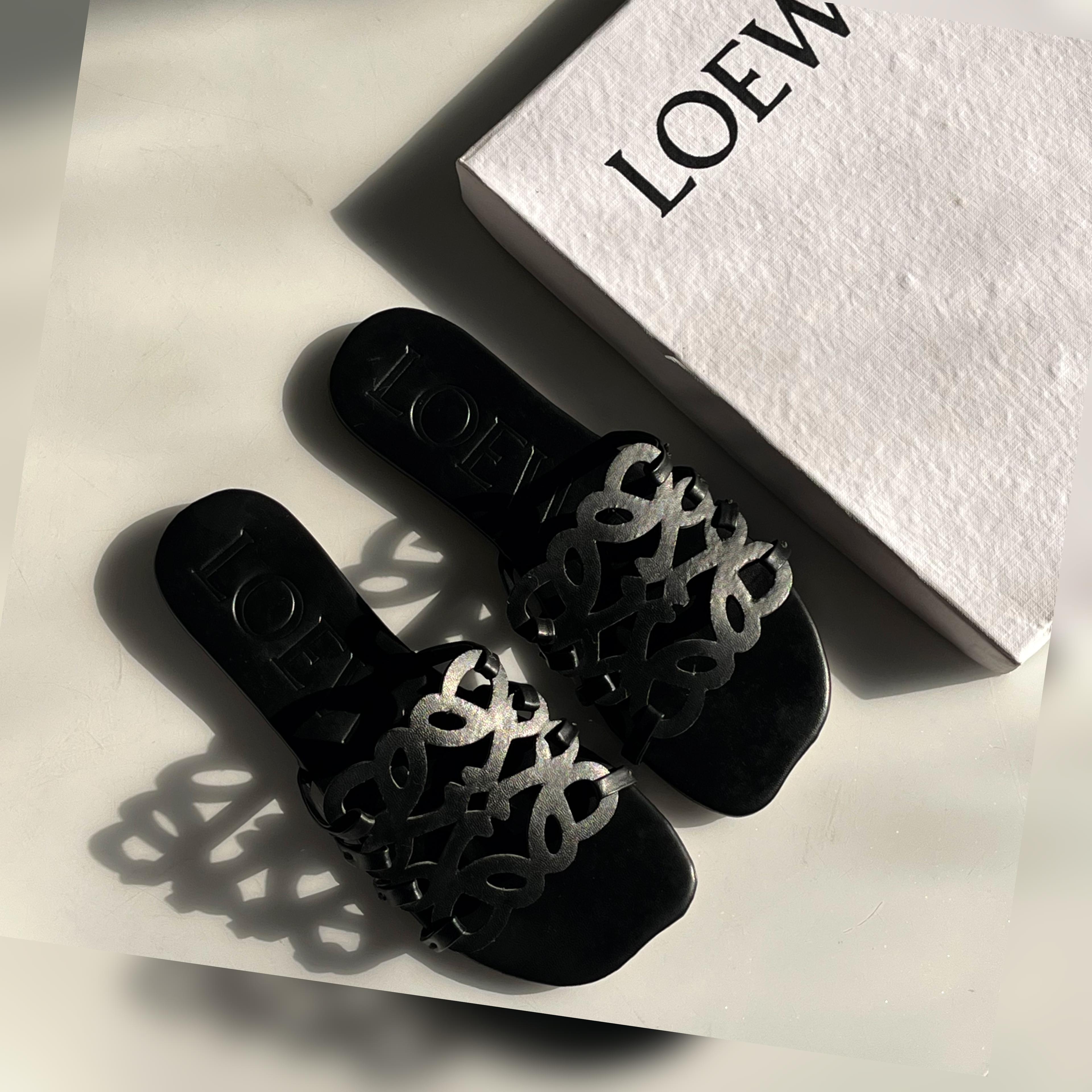 LOEWE FLAT SLIPPERS