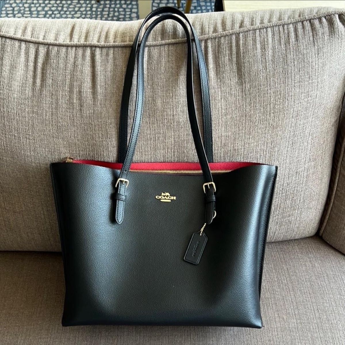 TOTE STYLE HANDBAG