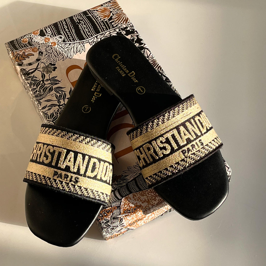 Flat Print Embroidered( ALLOW TO OPEN AND FREE SHIPPING )